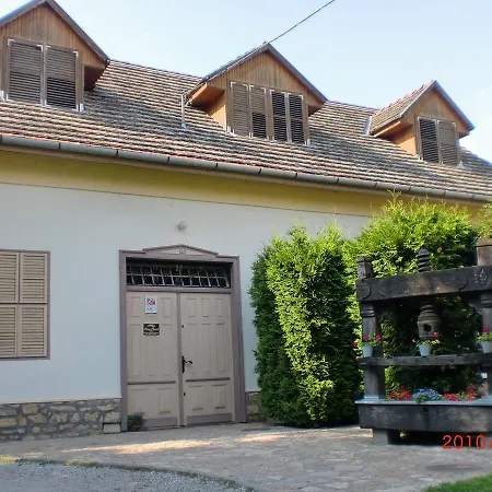 May Pince Panzio Bed & Breakfast