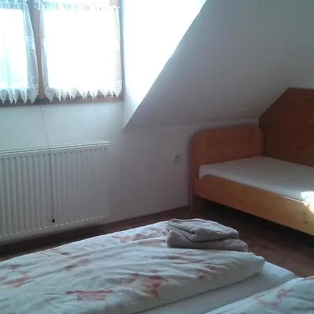 Bed & Breakfast May Pince Panzio
